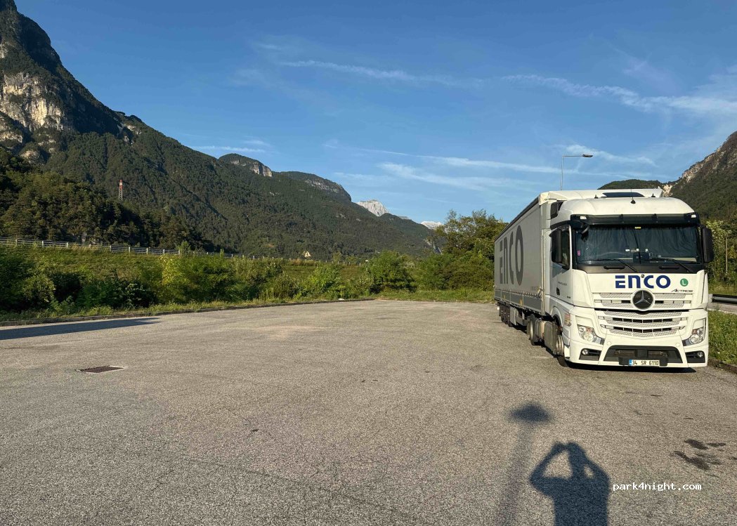 (33010) Resiutta - 28 Viale Udine — foto