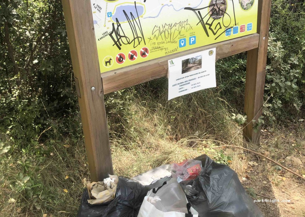(83170) Vins-sur-Caramy - Unnamed Road — foto 5