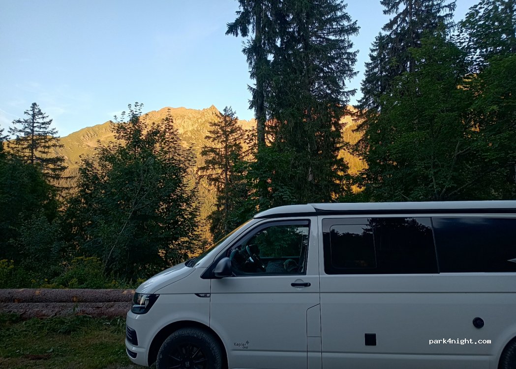 (38190) Saint-Mury-Monteymond - Unnamed Road — foto