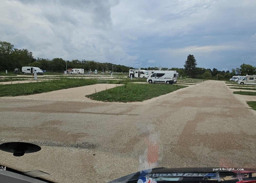 Aire Camping-Car Clairvaux-les-Lacs — foto 2
