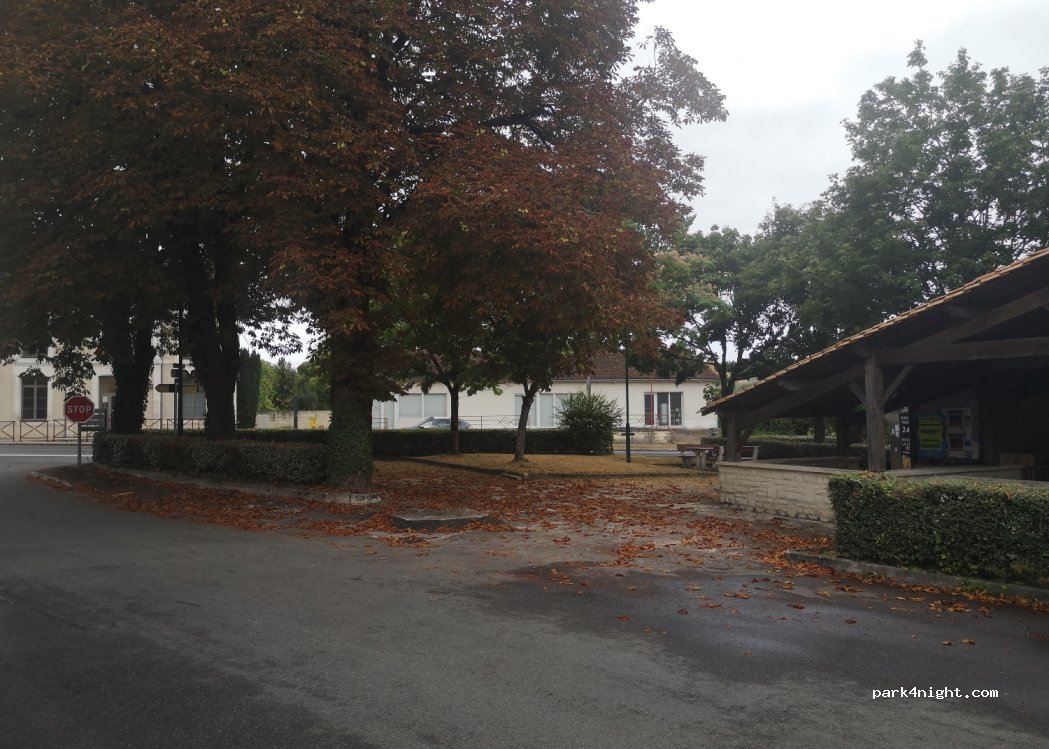 (16170) Rouillac - 40 Route de Gourville — foto