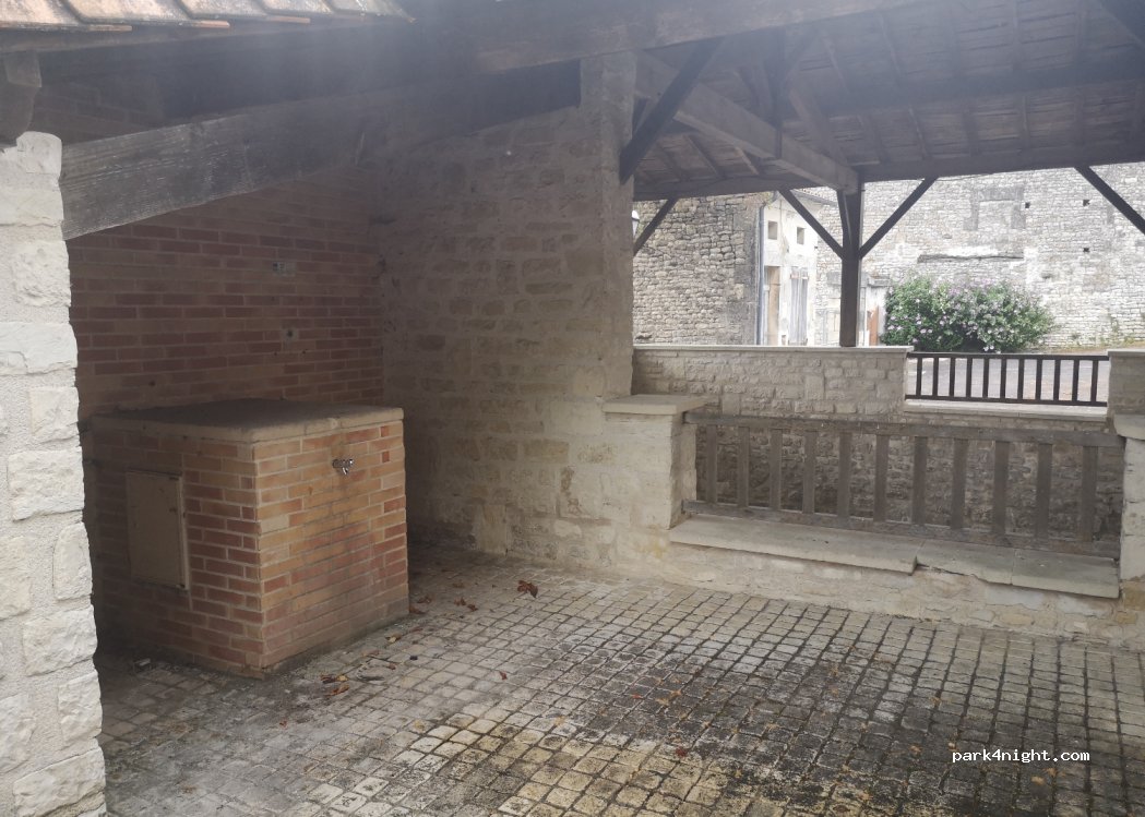 (16170) Rouillac - 40 Route de Gourville — foto 2
