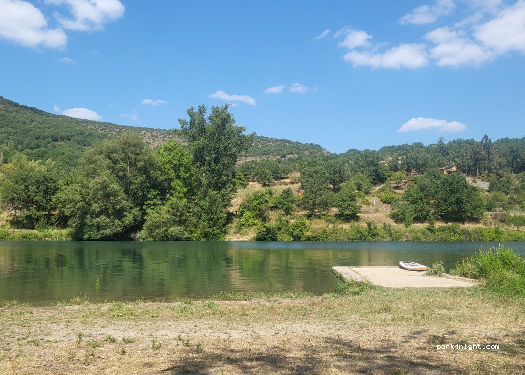 Aire de camping-cars de Saint-Rome-de-Tarn — foto 3
