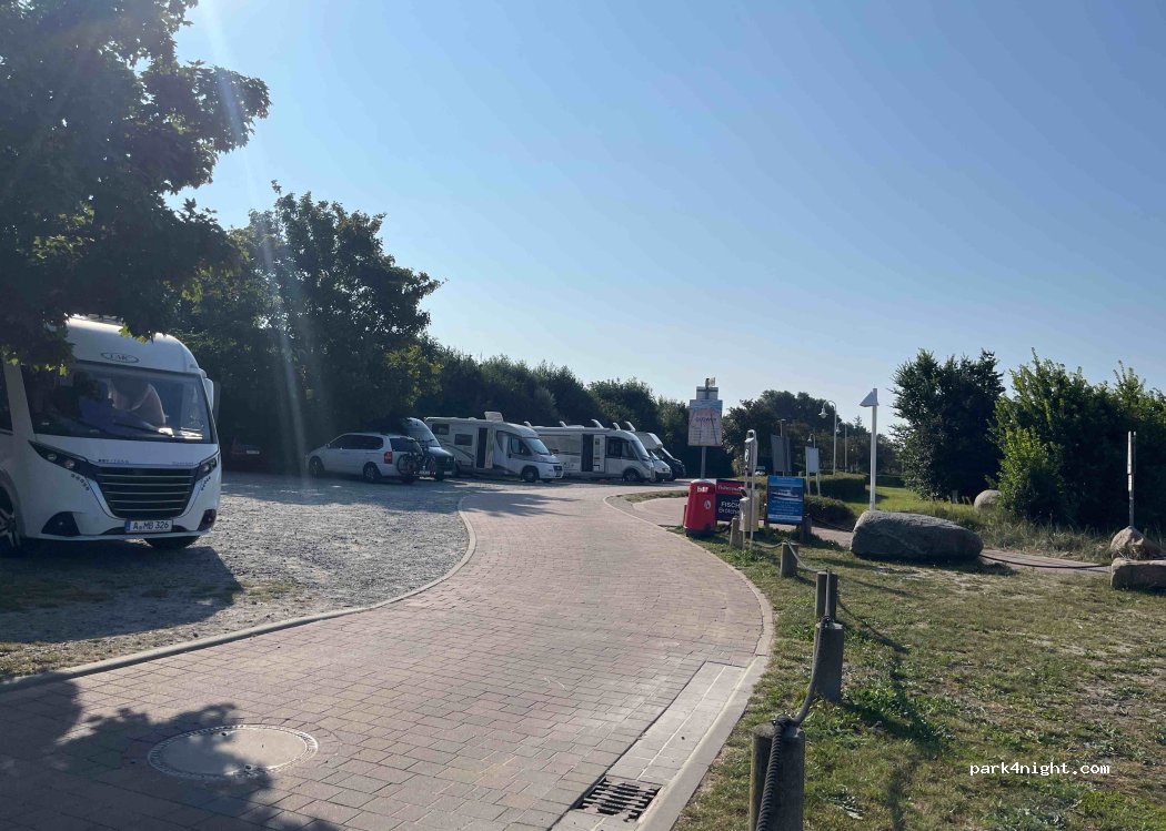 (18551) Glowe - Unnamed Road — foto 3