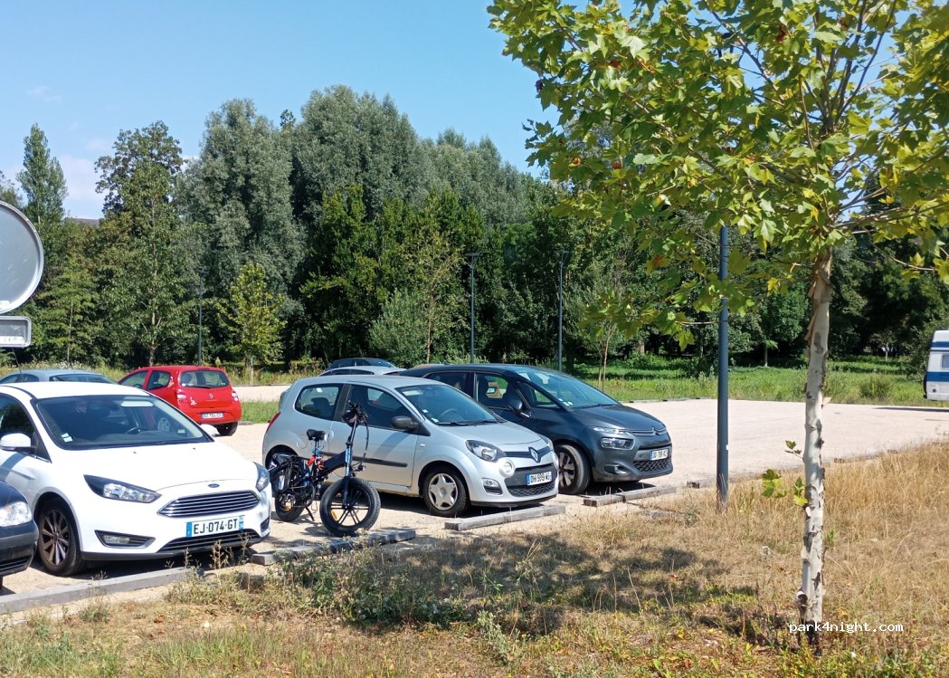 (36000) Châteauroux - 8 Rue Pierre Jarriault — foto