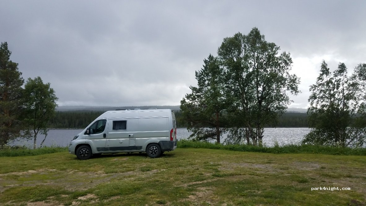 (840 95)  - 75 Strandvägen — foto