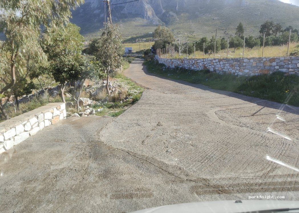 (230 71) Anatoliki Mani - Eparchiaki Odos Chosiariou-Gerolimena — foto 2