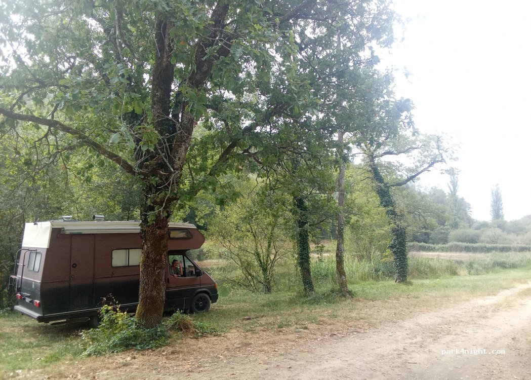 (24590) Saint-Crépin-et-Carlucet - Unnamed Road — foto 2