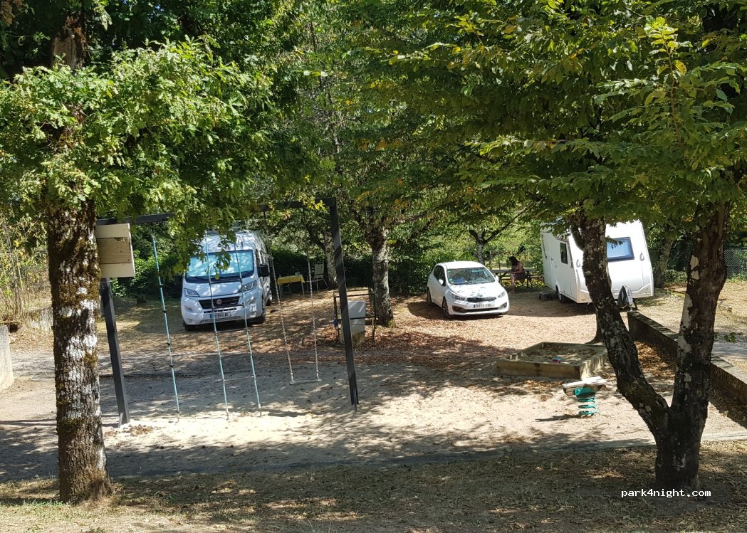 Camping La Garrigue - Camping Lot 3 étoiles — foto 2