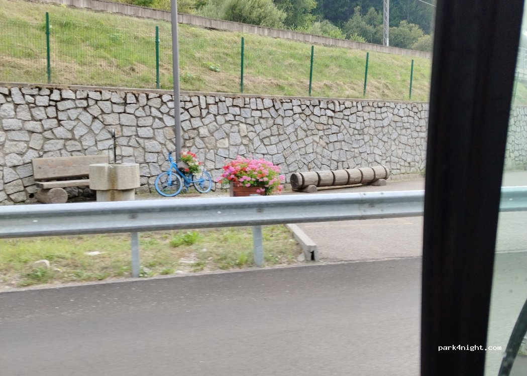 (38020) Mezzana - Via per Marilleva — foto