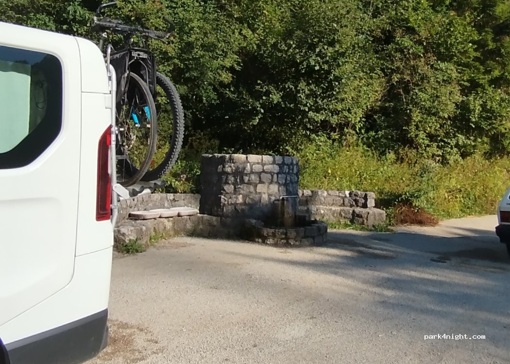 (31320) Vilovi - Unnamed Road — foto