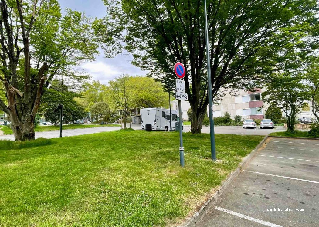 (35000) Rennes - 1 Square du Dauphiné — foto