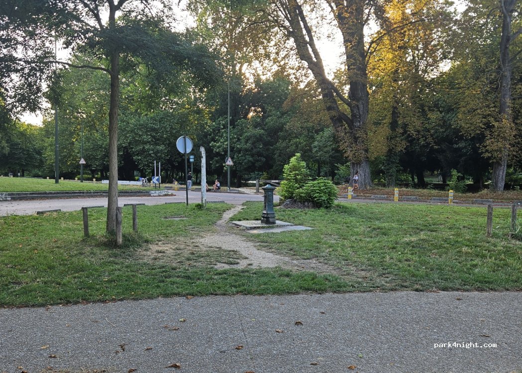 (75116) Paris - 54 Route des Tribunes — foto