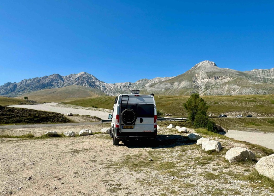 (67020) Castel del Monte - SS17bis — foto