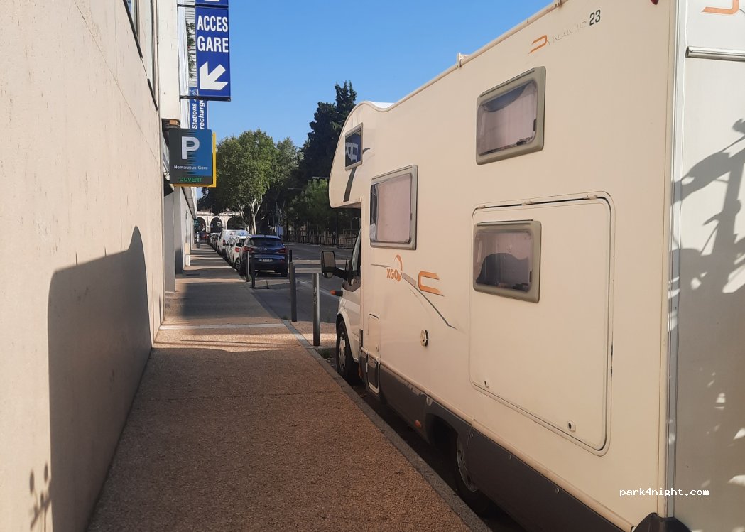 (30000) Nîmes - 10 Avenue du Général Leclerc — foto