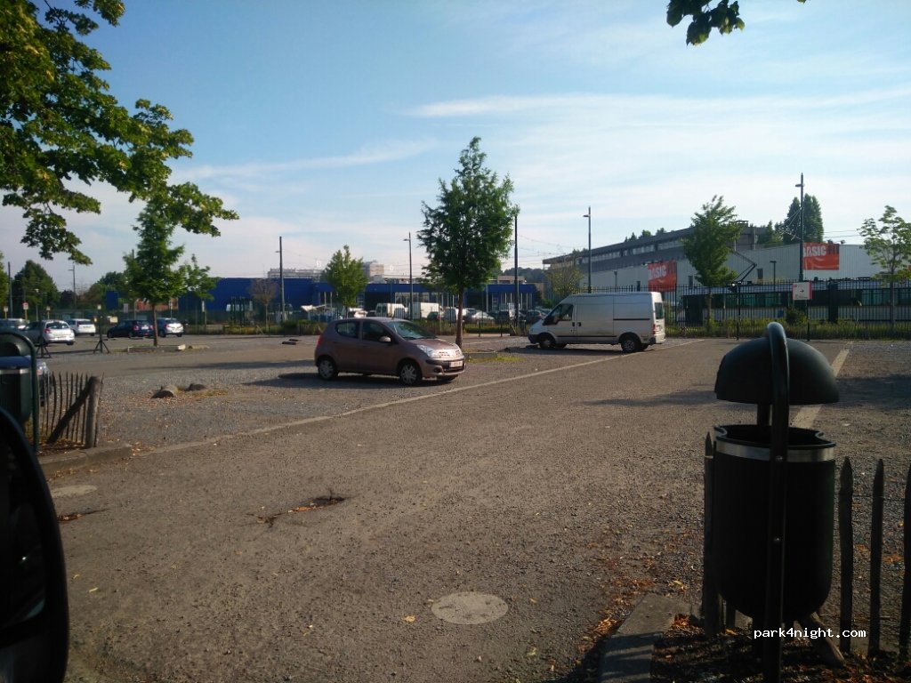 (1180) Uccle - 292 Petite Drève du Maréchal — foto