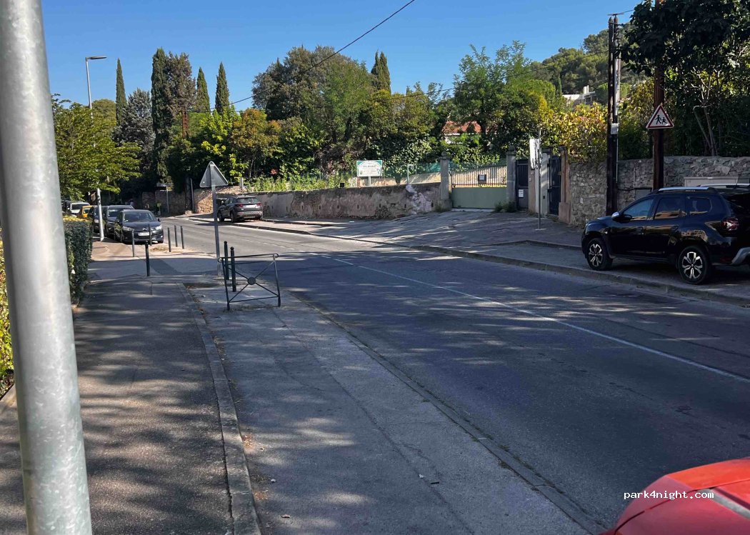 (13100) Aix-en-Provence - 54 Avenue des Écoles Militaires — foto 2