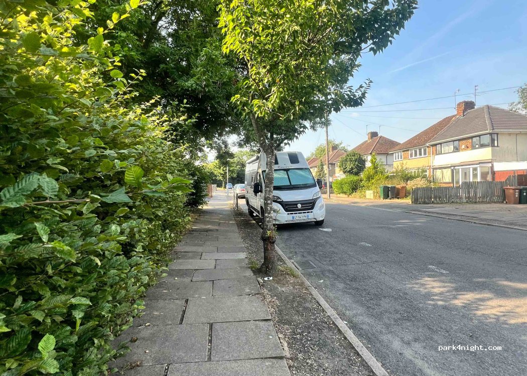(WD25 7AZ) Watford - 21 Ridgehurst Avenue — foto