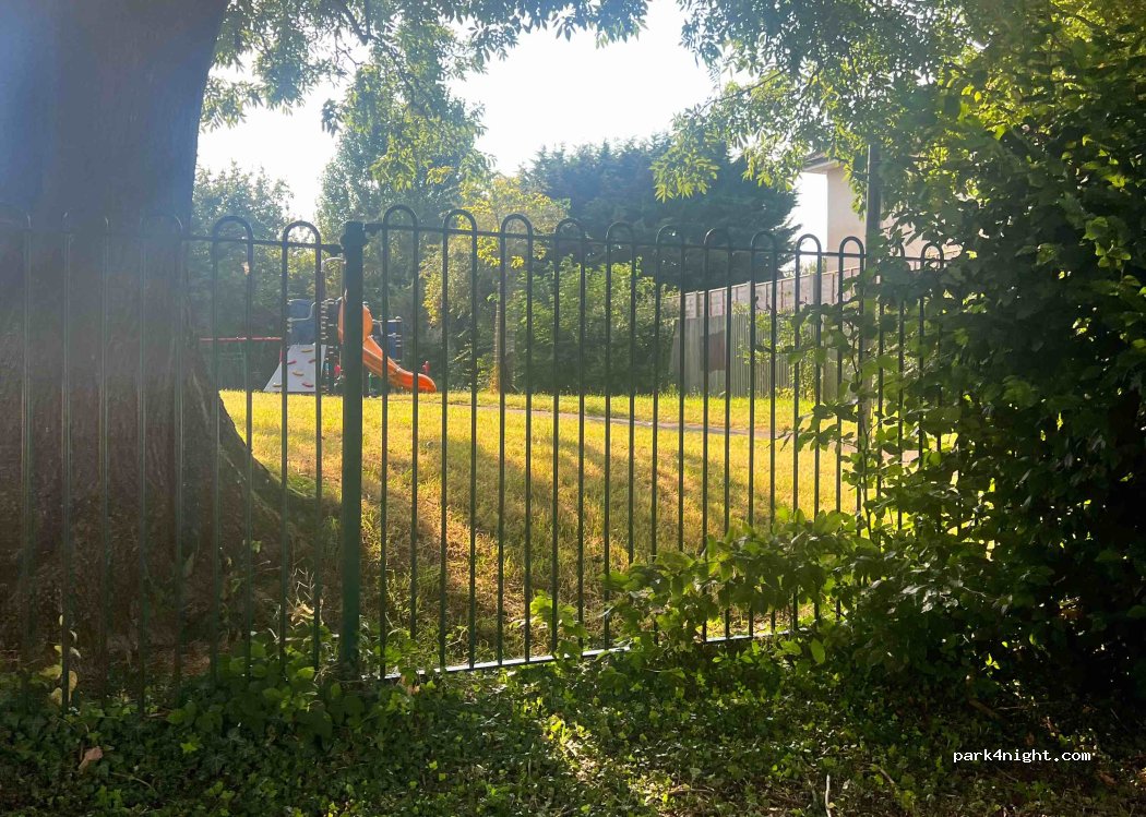 (WD25 7AZ) Watford - 21 Ridgehurst Avenue — foto 2