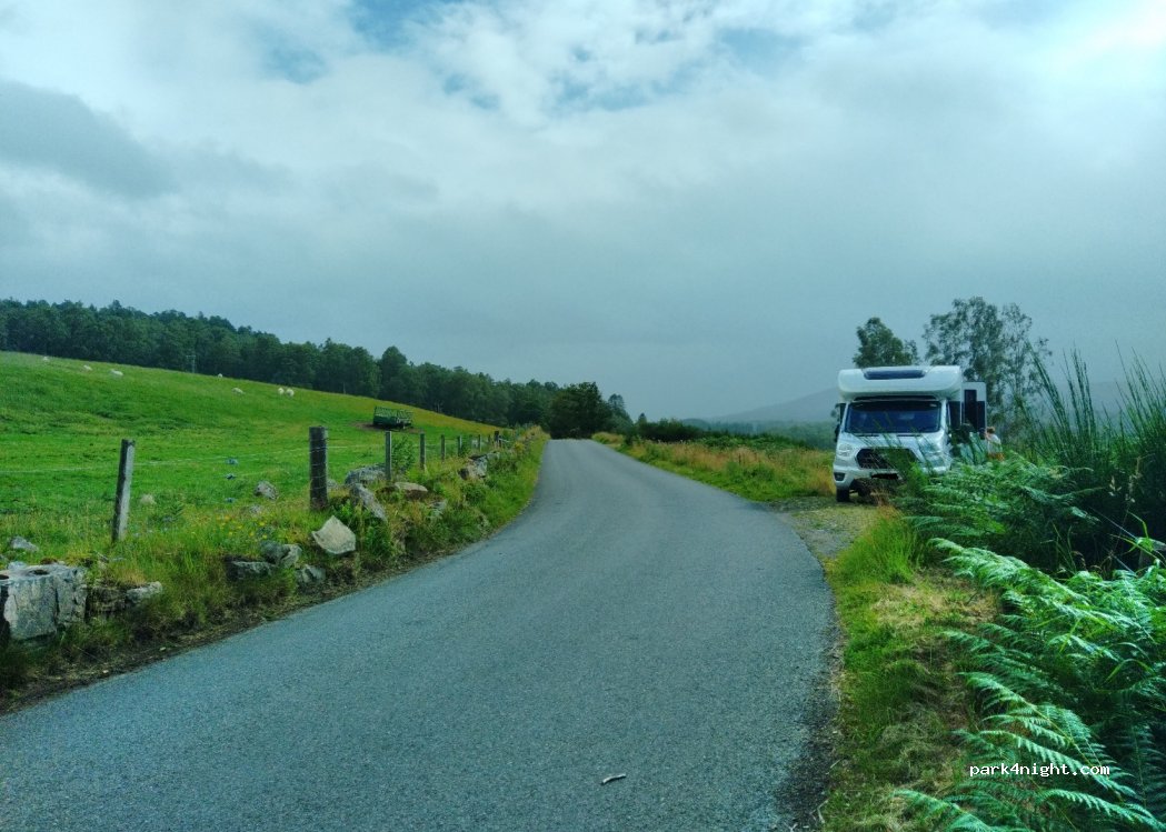 (PH16 5PA) Pitlochry - B846 — foto