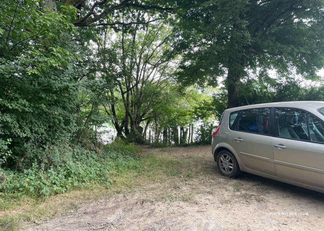 (21250) Glanon - Unnamed Road — foto