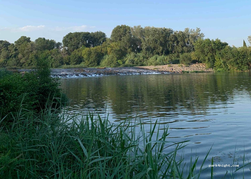 (30210) Fournès - Unnamed Road — foto 2