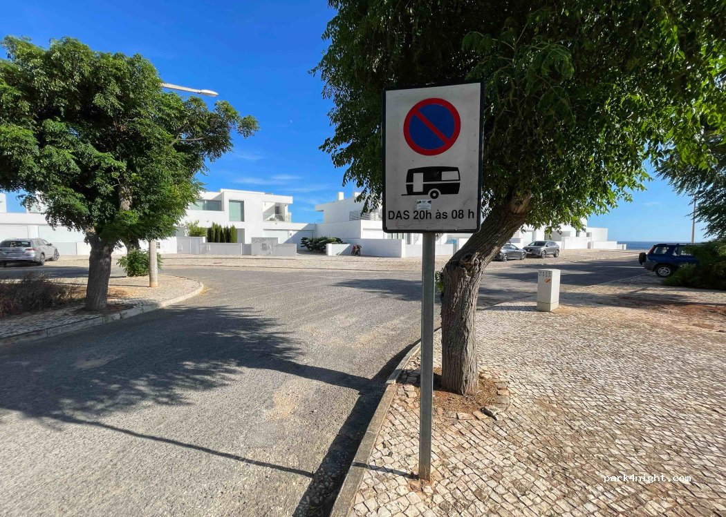 (8650) Salema - 25 Bairro Social Encosta do Sol — foto