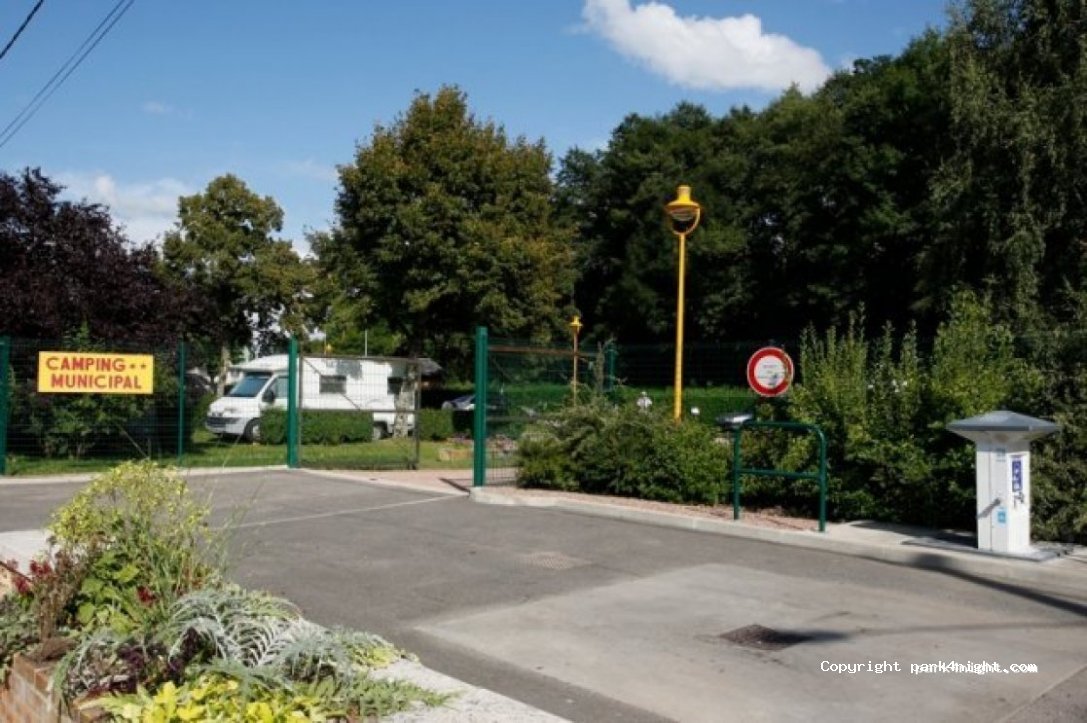 (58310) Saint-Amand-en-Puisaye - Route de Saint-Sauveur — foto