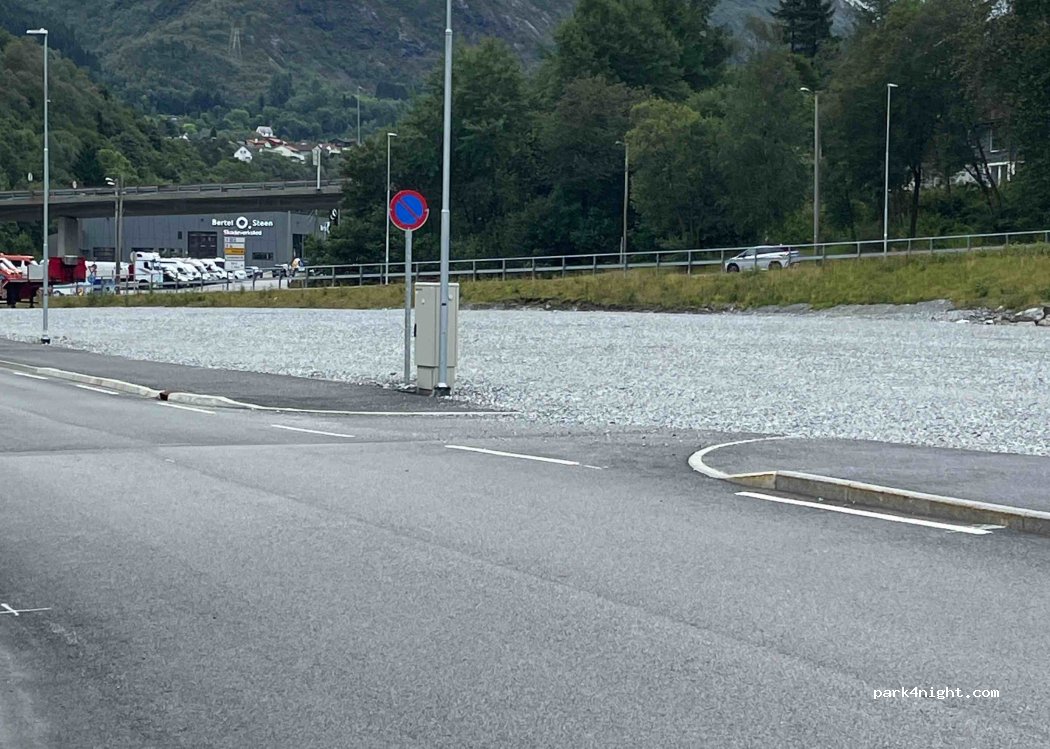 (5261) Bergen - 30 Reinane — foto