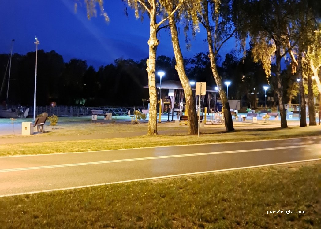 (74-110) Banie - 1 Targowa — foto