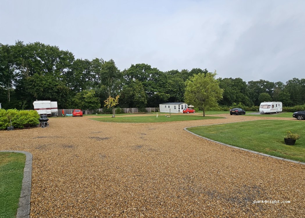 Sussex topiary campsite — foto 3