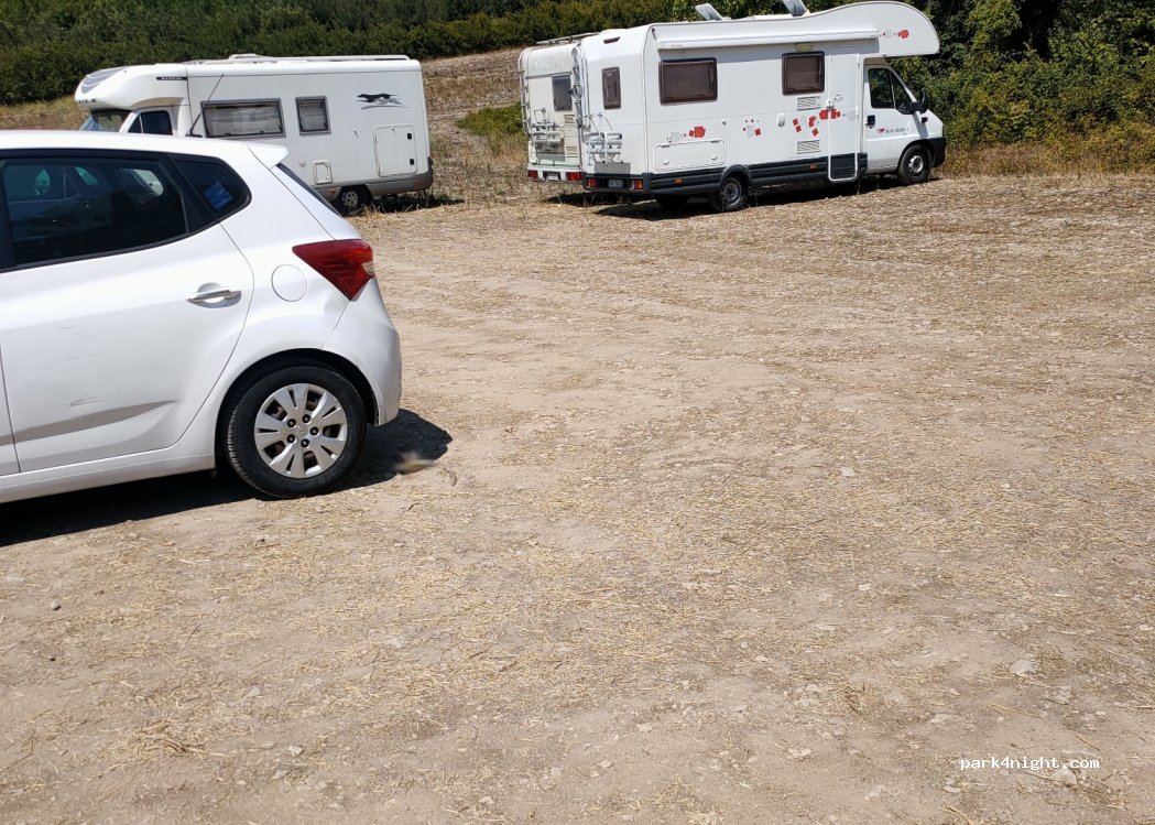 (67022) Capestrano - Via del Lago — foto 3