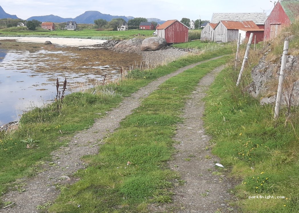 (8430) Gisløy - Unnamed Road — foto