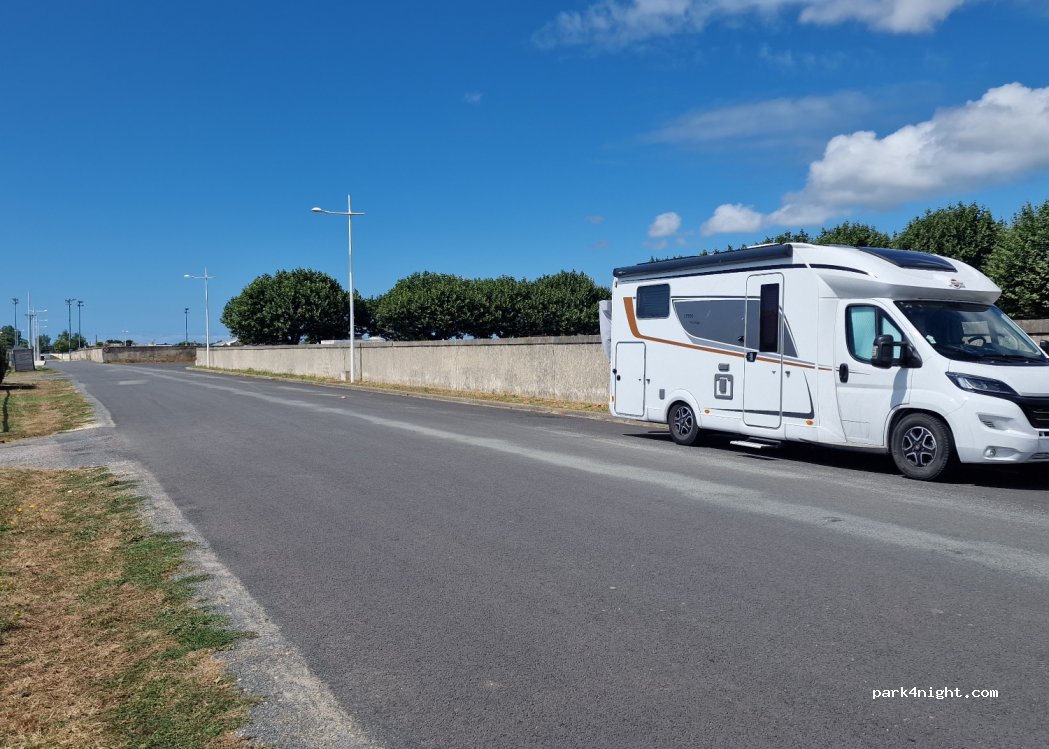 (17310) Saint-Pierre-d'Oléron - 3 Rue de la Borderie — foto