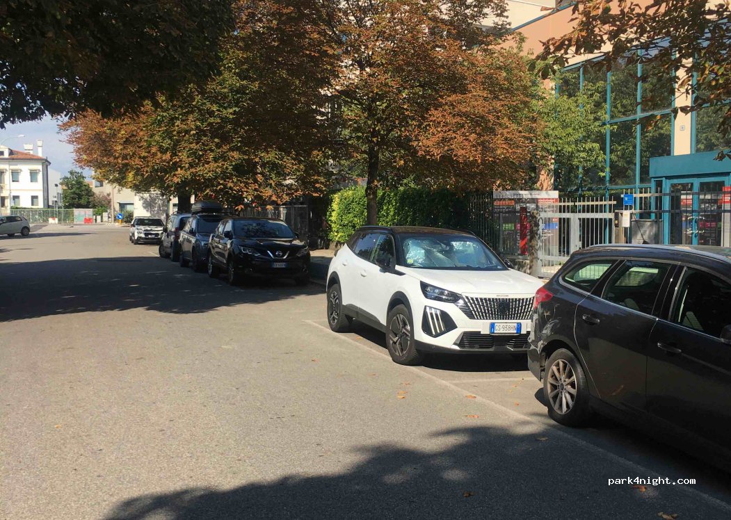 (35131) Padova - 4a Via Venezia — foto