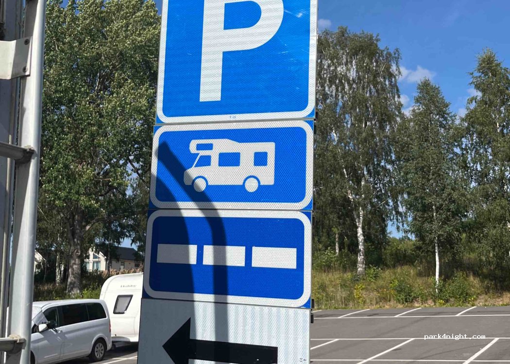 (598 93) Vimmerby - 8 Plommonvägen — foto