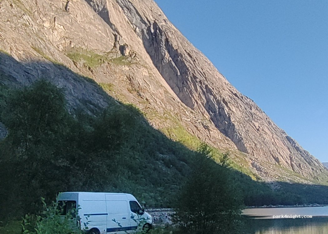 (8523) Elvegård - 391 Sør-skjomen — foto