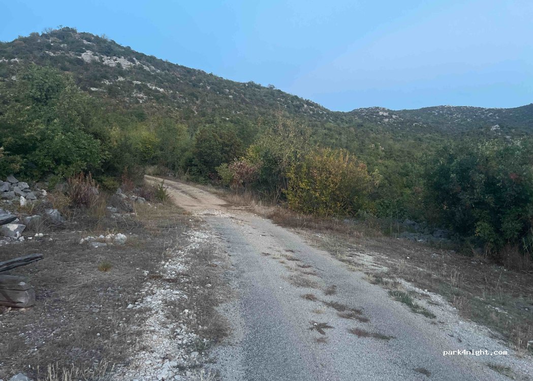 (20345) Staševica - Unnamed Road — foto 2