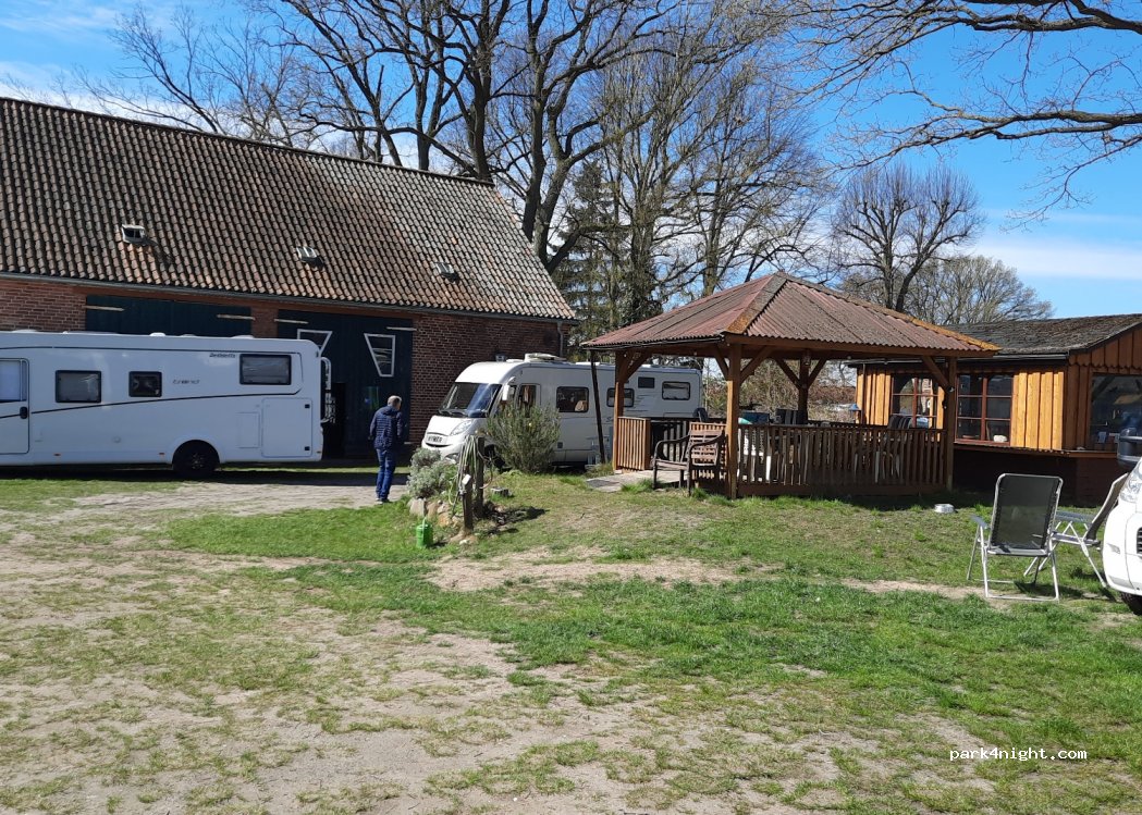 Wohnmobil- und Wohnwagenstellplatz Dorfrepublik Rüterberg — foto 2