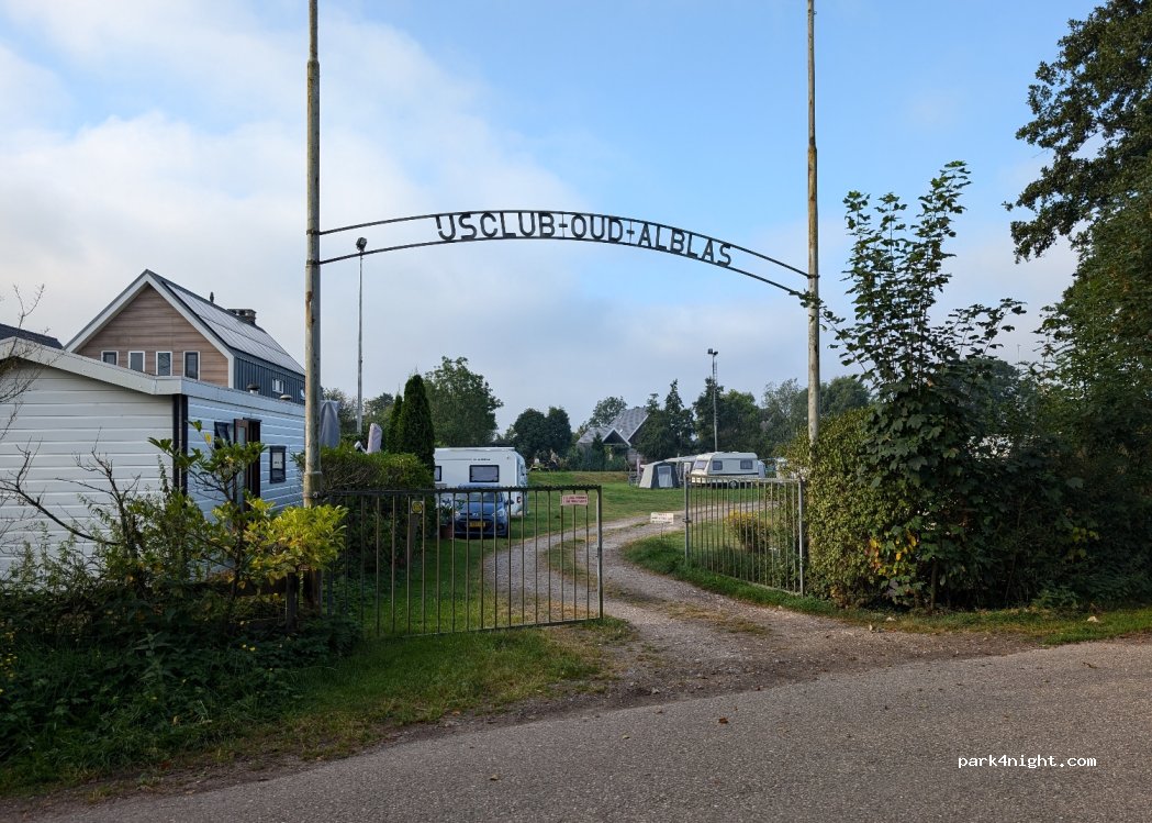 IJsclub / Camping Oud-Alblas — foto