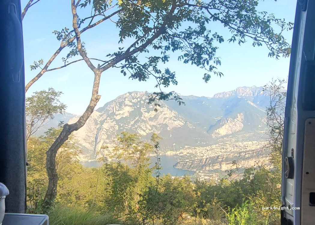(38069) Nago-Torbole - Unnamed Road — foto