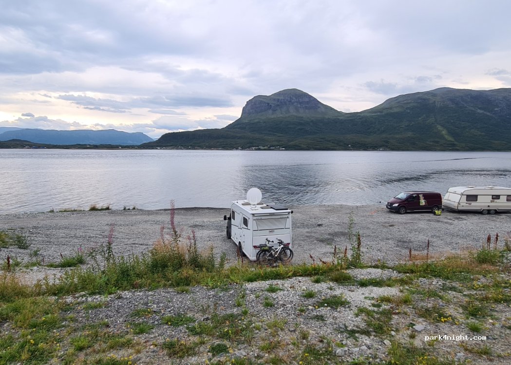 (9180) Skjervøy - Unnamed Road — foto