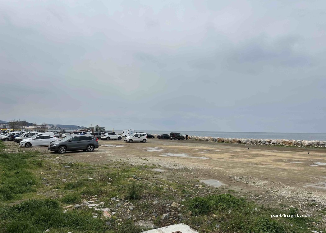 (77300) Çınarcık - 8 Barboros Caddesi — foto