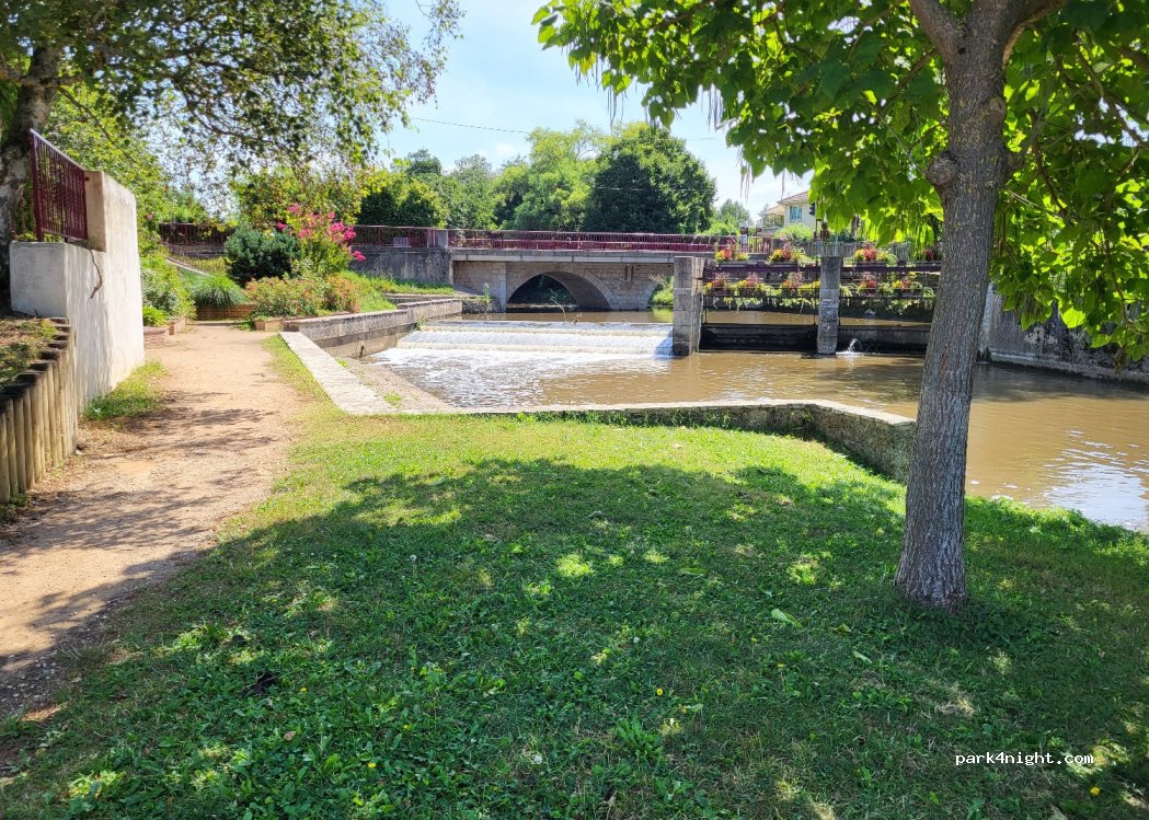 (01400) Châtillon-sur-Chalaronne - 64 Impasse des Potiers — foto 2