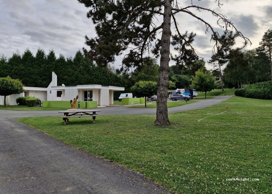 Camping Municipal / Auberge de Jeunesse de Saint-Quentin — foto 2