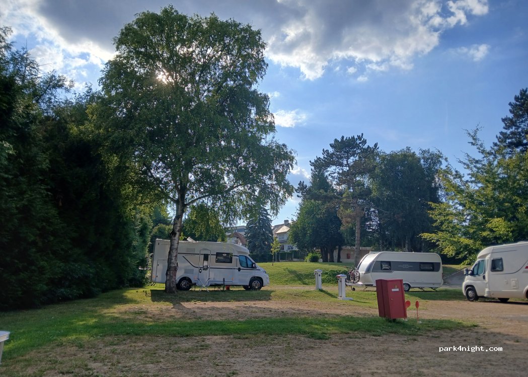 Camping Municipal / Auberge de Jeunesse de Saint-Quentin — foto 5