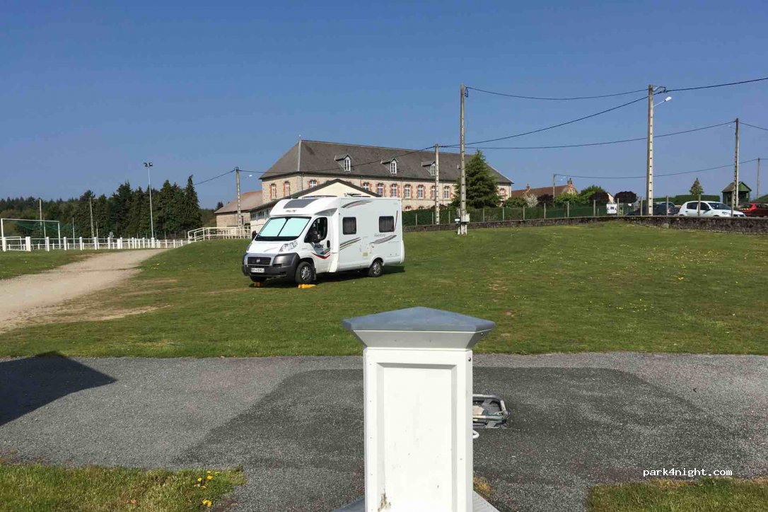 (23260) Crocq - 19-21 Route de la Bourboule — foto