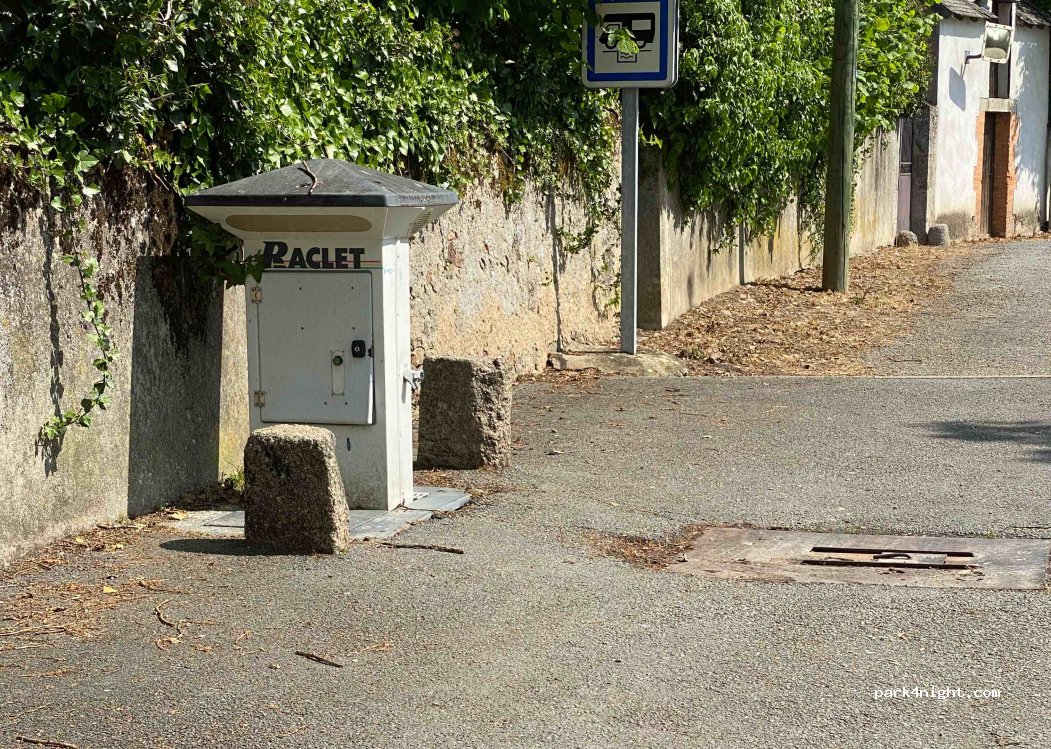 Aire de service et stationnement camping-cars Gouzon — foto