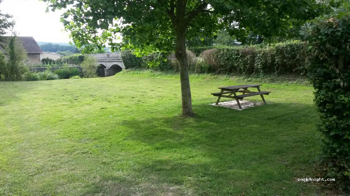 (61110) Maison-Maugis - 5-14 Le Bourg — foto 2