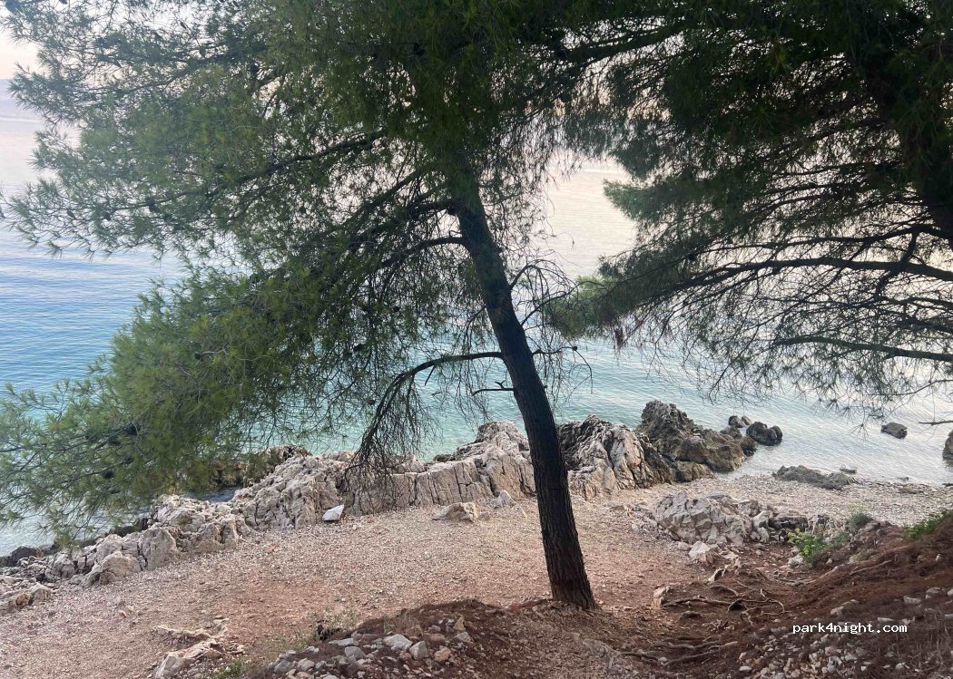 (21224) Slatine - Unnamed Road — foto 2